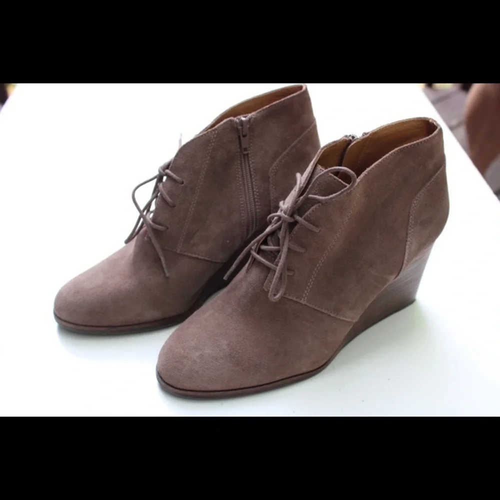 NWOT Lucky brand wedge booties